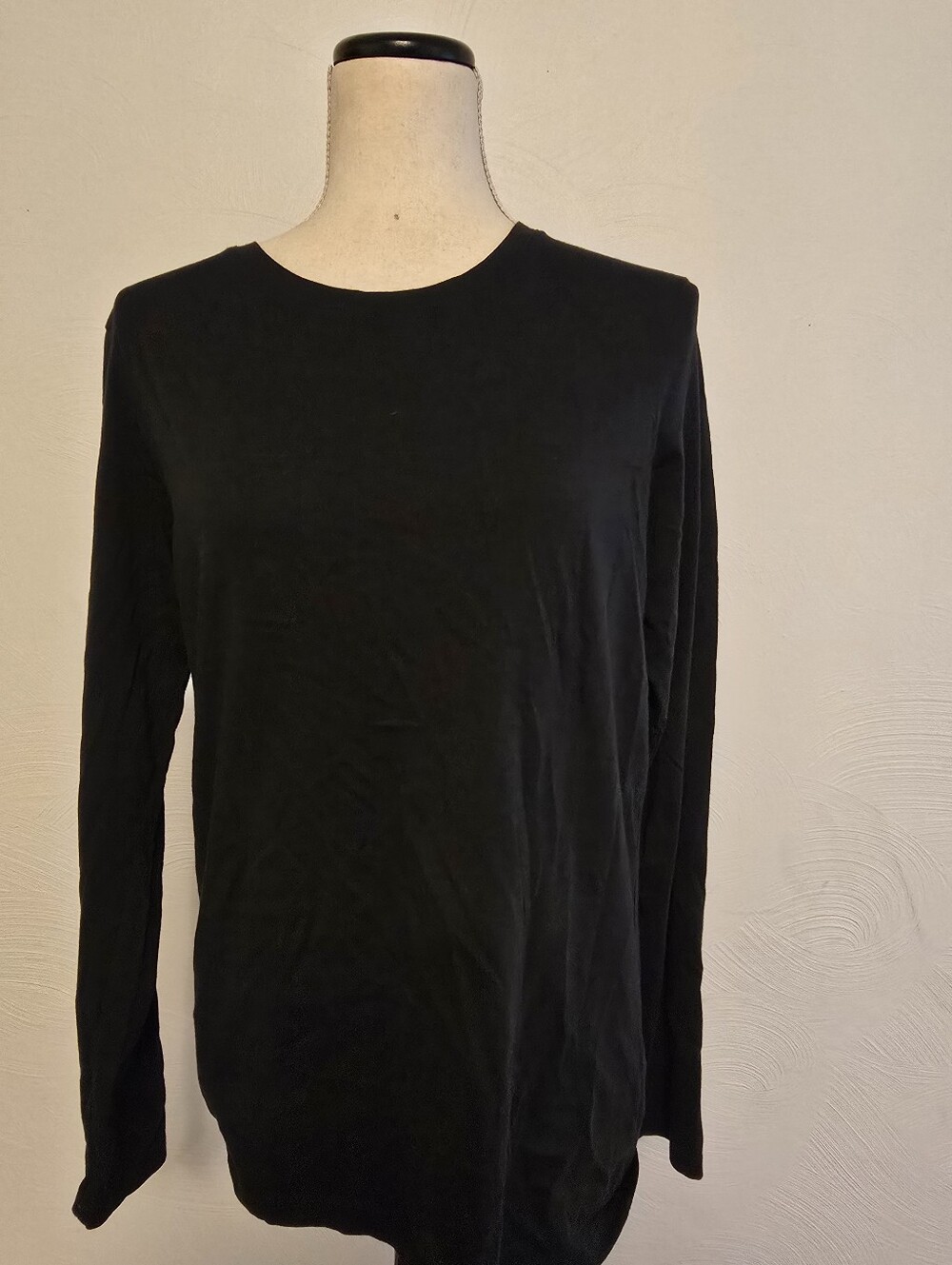 Lands End Women's Black Long-Sleeve Crewneck Shirt